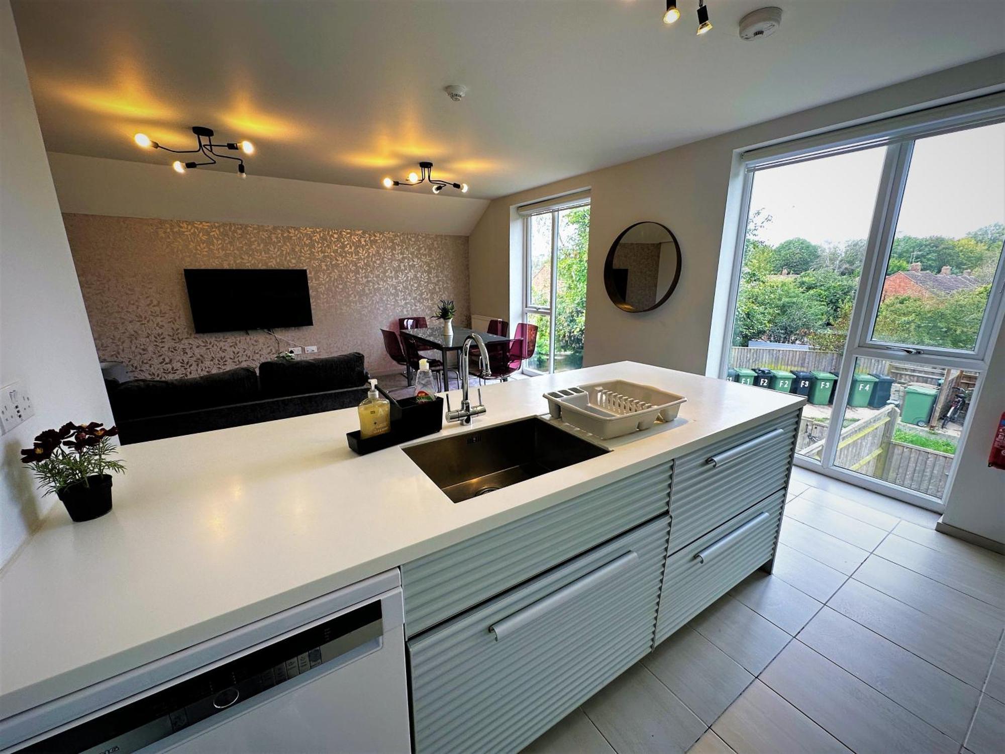 Horizon House, Modern 2-Bedroom Flat 2, Parking, Netflix, Oxford Esterno foto